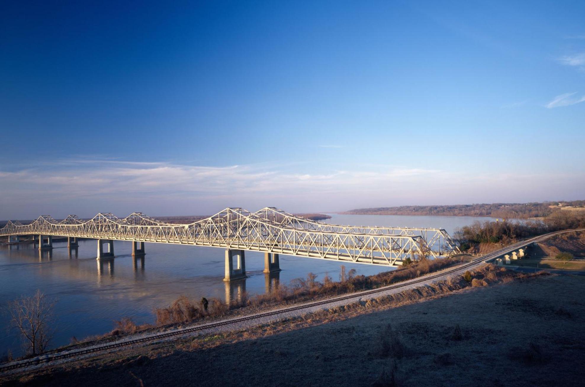 The Bridges Hotel ناتشيز، مسيسيبي المظهر الخارجي الصورة